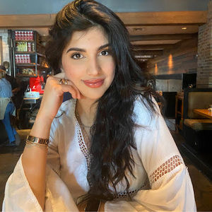 Meet your Posher, Valentina